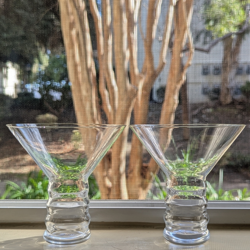 O by Riedel Crystal Martini Glasses 2x PAIR TWO 💎 Sleek Retro Flair MCM $160